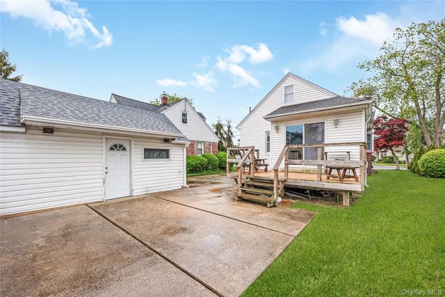219 Oakview Avenue, Oceanside, NY 11572