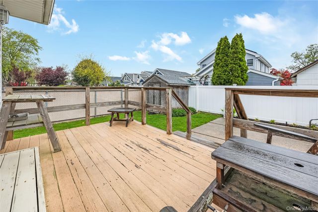 219 Oakview Avenue, Oceanside, NY 11572