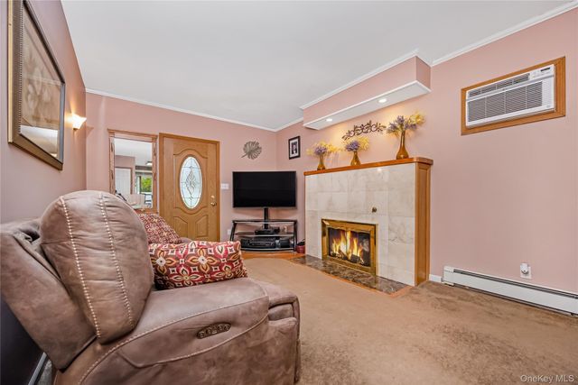 219 Oakview Avenue, Oceanside, NY 11572
