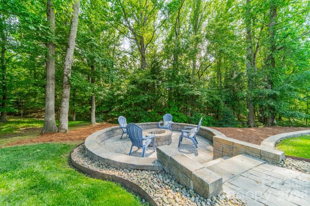 302 Tallow Tree Court, Waxhaw, NC 28173