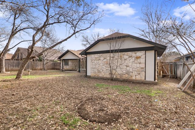 16923 Hidden Timber Wood, San Antonio, TX 78248