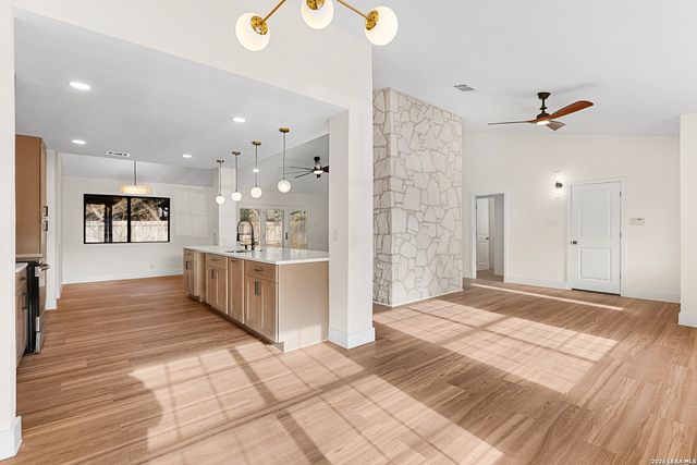 16923 Hidden Timber Wood, San Antonio, TX 78248