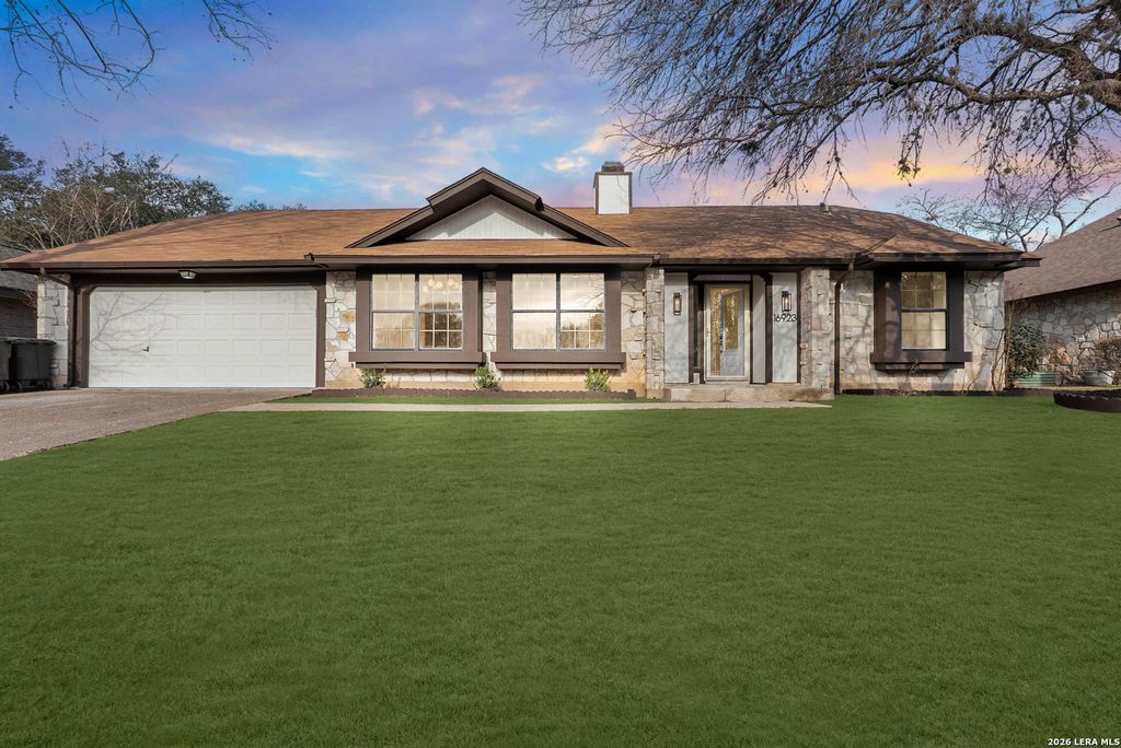 16923 Hidden Timber Wood, San Antonio, TX 78248