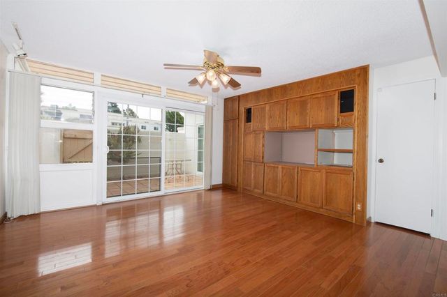 3621 Vista Campana S 11, Oceanside, CA 92057