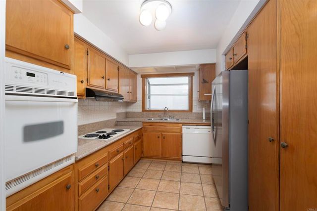 3621 Vista Campana S 11, Oceanside, CA 92057