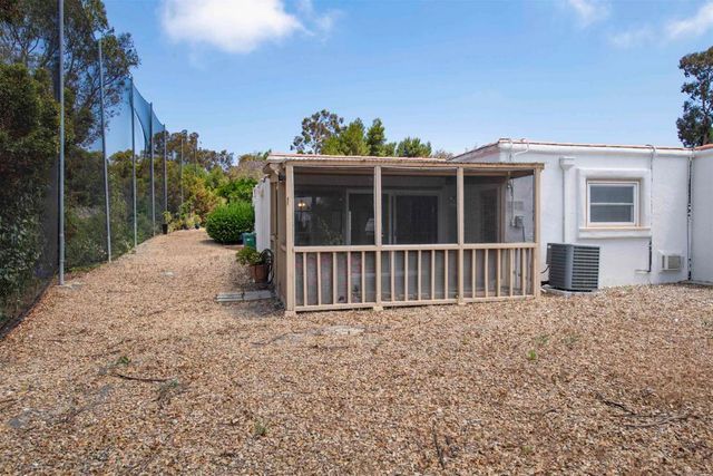 3621 Vista Campana S 11, Oceanside, CA 92057