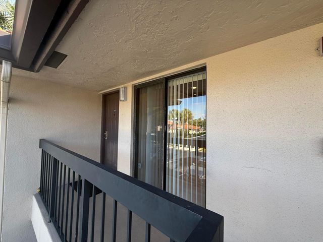 5150 E Club Circle 202, Boca Raton, FL 33487