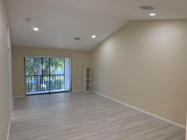 5150 E Club Circle 202, Boca Raton, FL 33487