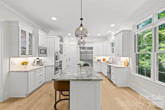 3030 Ashford Glen Drive, Matthews, NC 28104