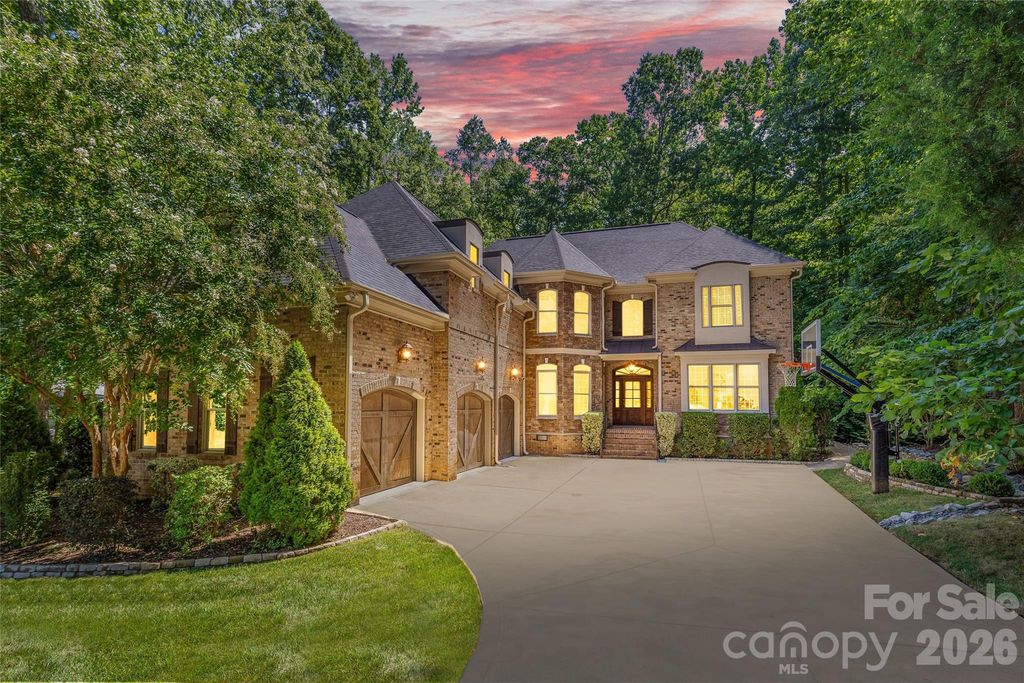 3030 Ashford Glen Drive, Matthews, NC 28104