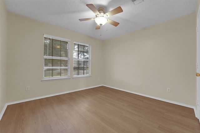 321 Dakota Drive, Arlington, TX 76002