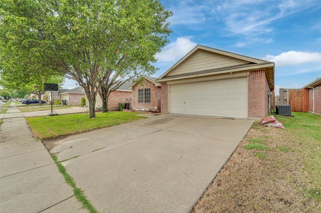 321 Dakota Drive, Arlington, TX 76002