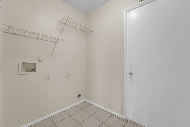 321 Dakota Drive, Arlington, TX 76002
