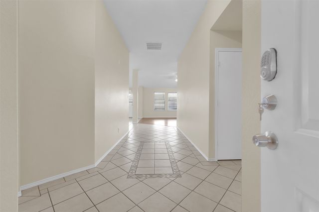 321 Dakota Drive, Arlington, TX 76002