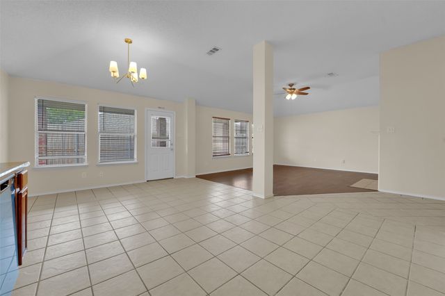 321 Dakota Drive, Arlington, TX 76002