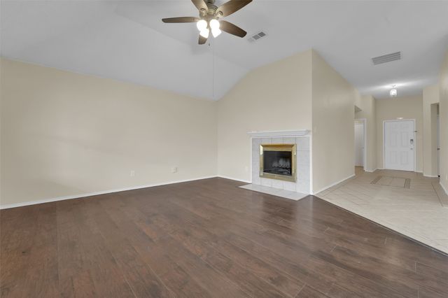 321 Dakota Drive, Arlington, TX 76002
