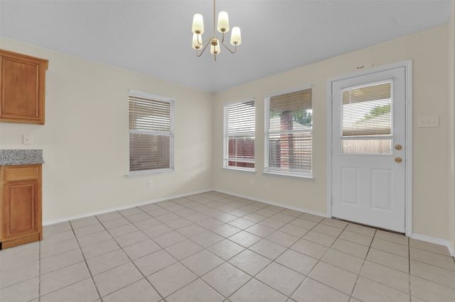 321 Dakota Drive, Arlington, TX 76002