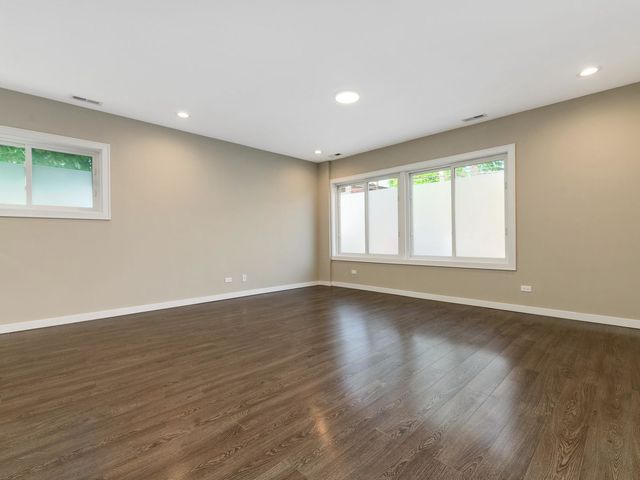 3900 W Cortland Street 1E, Chicago, IL 60647