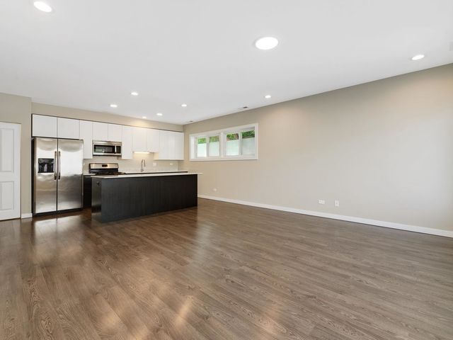 3900 W Cortland Street 1E, Chicago, IL 60647