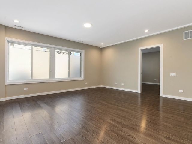 3900 W Cortland Street 1E, Chicago, IL 60647