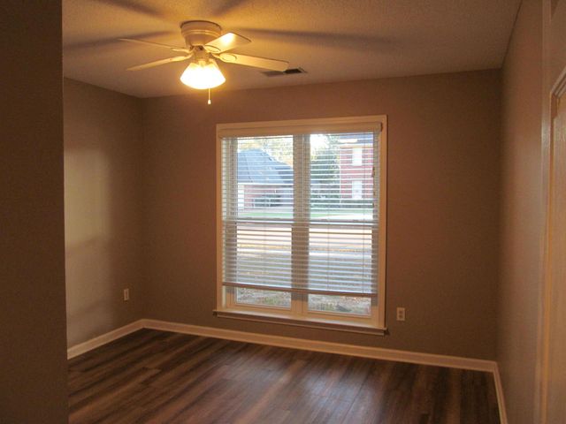 3371 SUMMERDALE DR, Bartlett, TN 38133