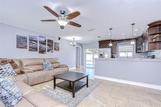 5127 LINKWOOD AVENUE, Tampa, FL 33625