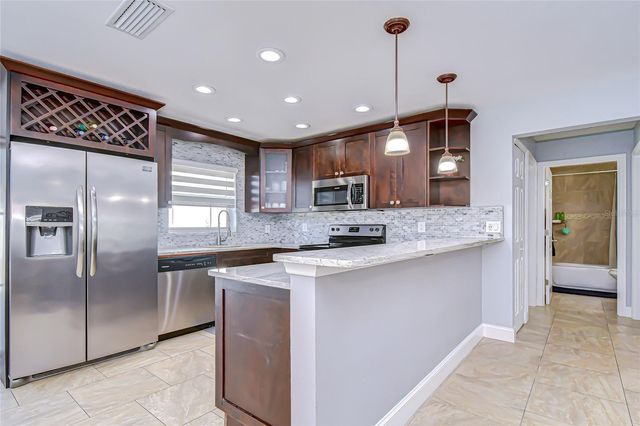 5127 LINKWOOD AVENUE, Tampa, FL 33625