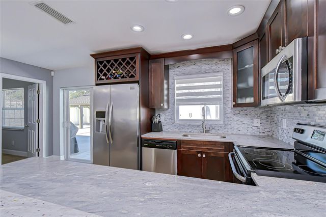 5127 LINKWOOD AVENUE, Tampa, FL 33625