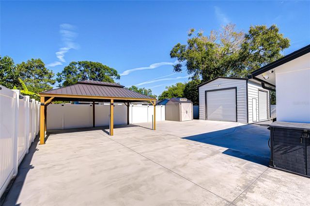 5127 LINKWOOD AVENUE, Tampa, FL 33625