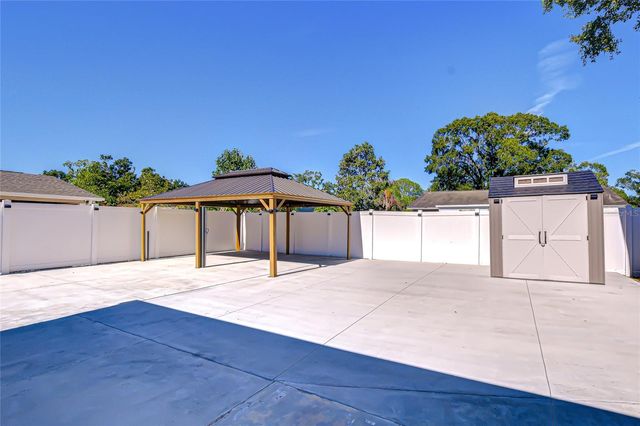 5127 LINKWOOD AVENUE, Tampa, FL 33625