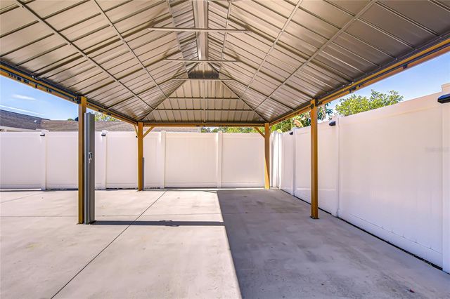 5127 LINKWOOD AVENUE, Tampa, FL 33625