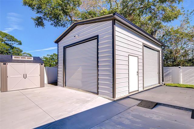 5127 LINKWOOD AVENUE, Tampa, FL 33625