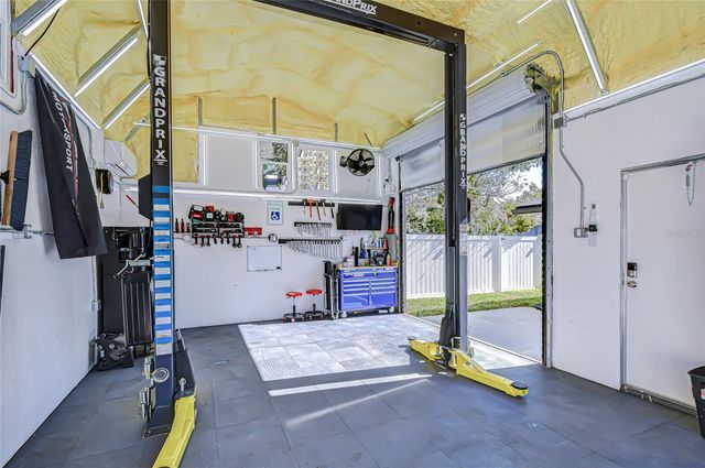 5127 LINKWOOD AVENUE, Tampa, FL 33625