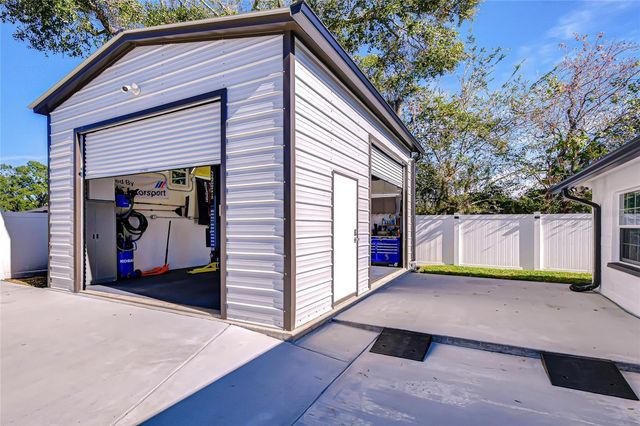 5127 LINKWOOD AVENUE, Tampa, FL 33625