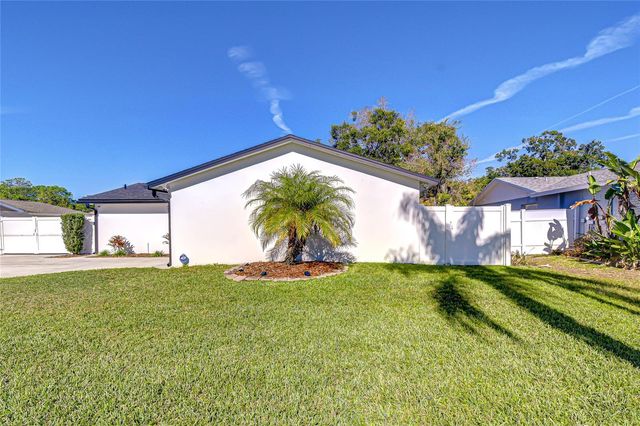 5127 LINKWOOD AVENUE, Tampa, FL 33625