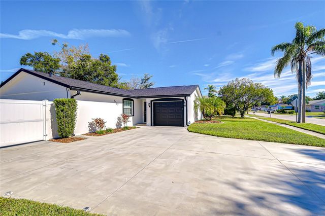 5127 LINKWOOD AVENUE, Tampa, FL 33625