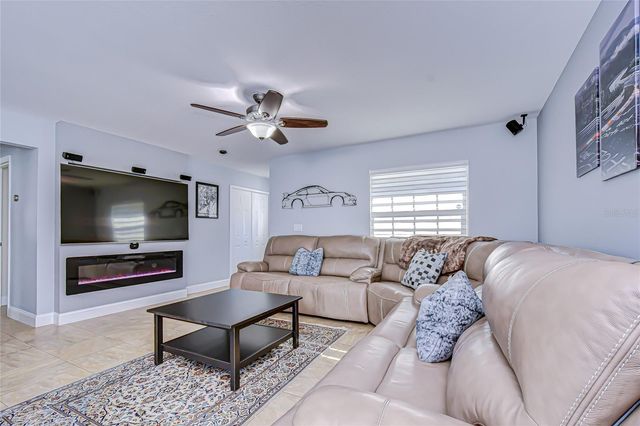 5127 LINKWOOD AVENUE, Tampa, FL 33625