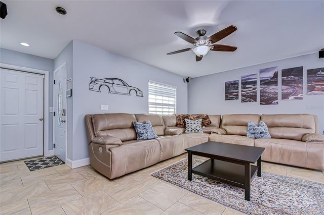 5127 LINKWOOD AVENUE, Tampa, FL 33625