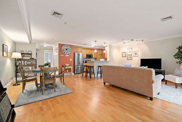 4 Forge Pond C, Canton, MA 02021