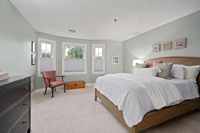 4 Forge Pond C, Canton, MA 02021