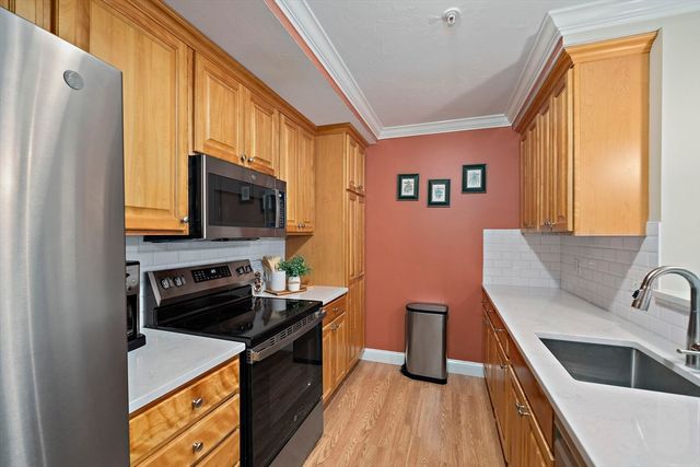 4 Forge Pond C, Canton, MA 02021