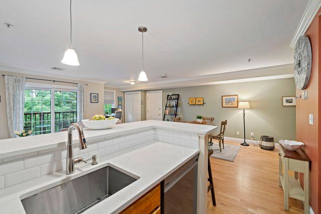 4 Forge Pond C, Canton, MA 02021
