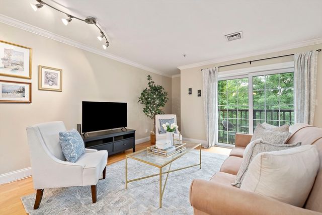 4 Forge Pond C, Canton, MA 02021