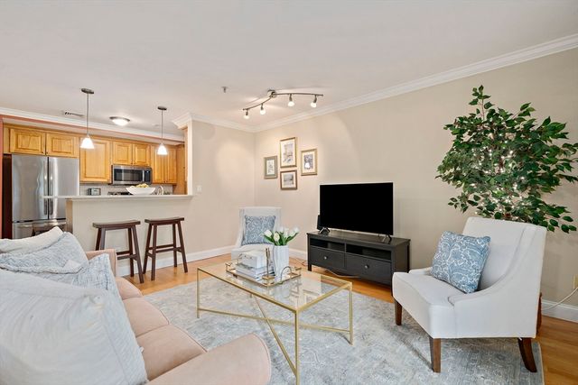 4 Forge Pond C, Canton, MA 02021