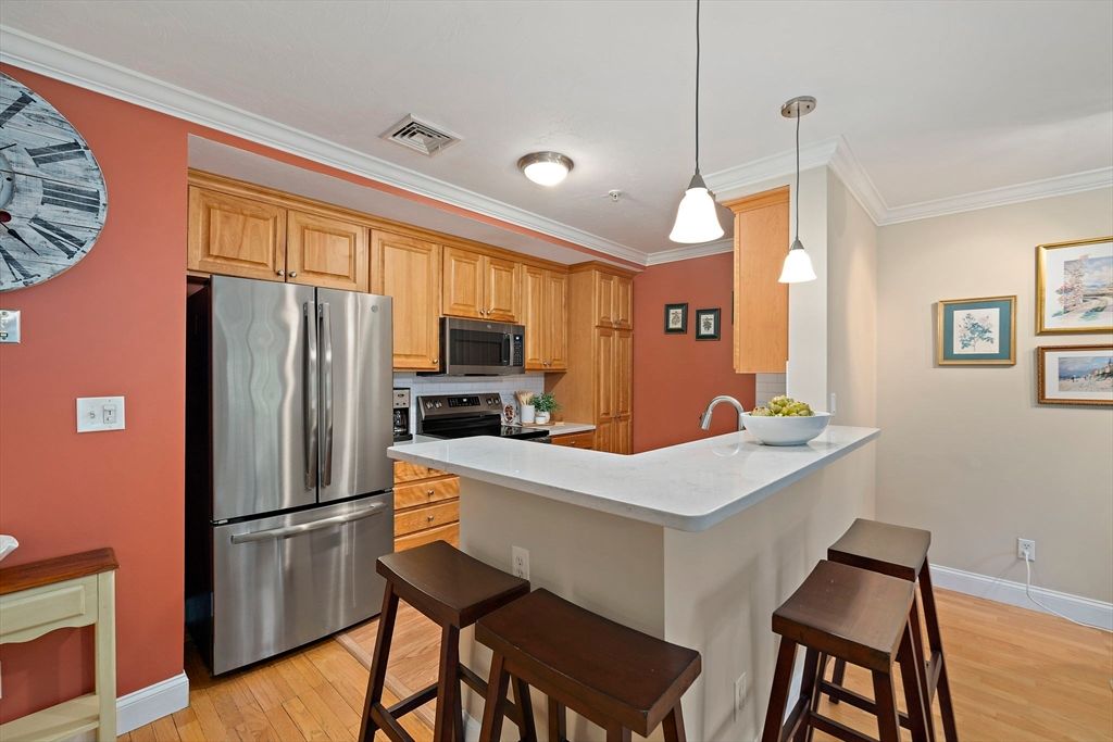 4 Forge Pond C, Canton, MA 02021