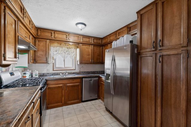 76 Canoncito Road, Cedar Crest, NM 87008