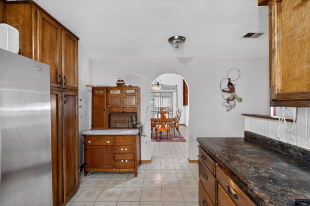 76 Canoncito Road, Cedar Crest, NM 87008