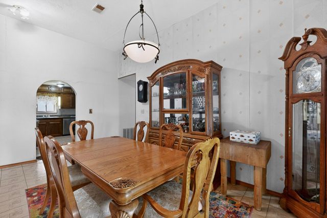 76 Canoncito Road, Cedar Crest, NM 87008