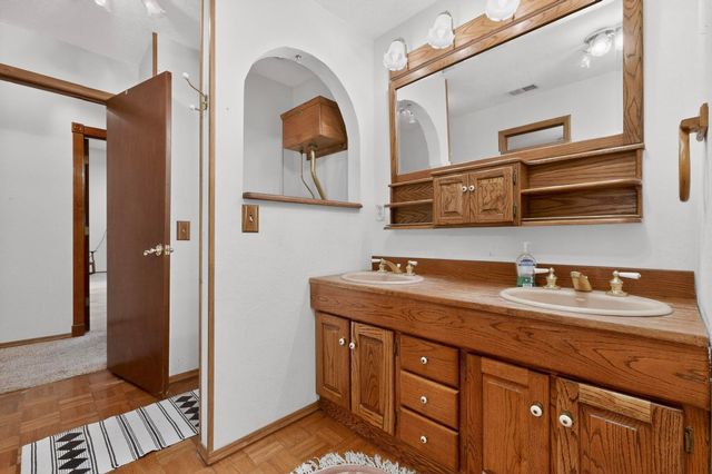 76 Canoncito Road, Cedar Crest, NM 87008