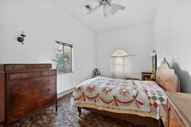 76 Canoncito Road, Cedar Crest, NM 87008